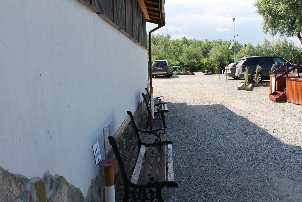 Pensiunea Califar Dunavăţu de Jos Exteriör bild